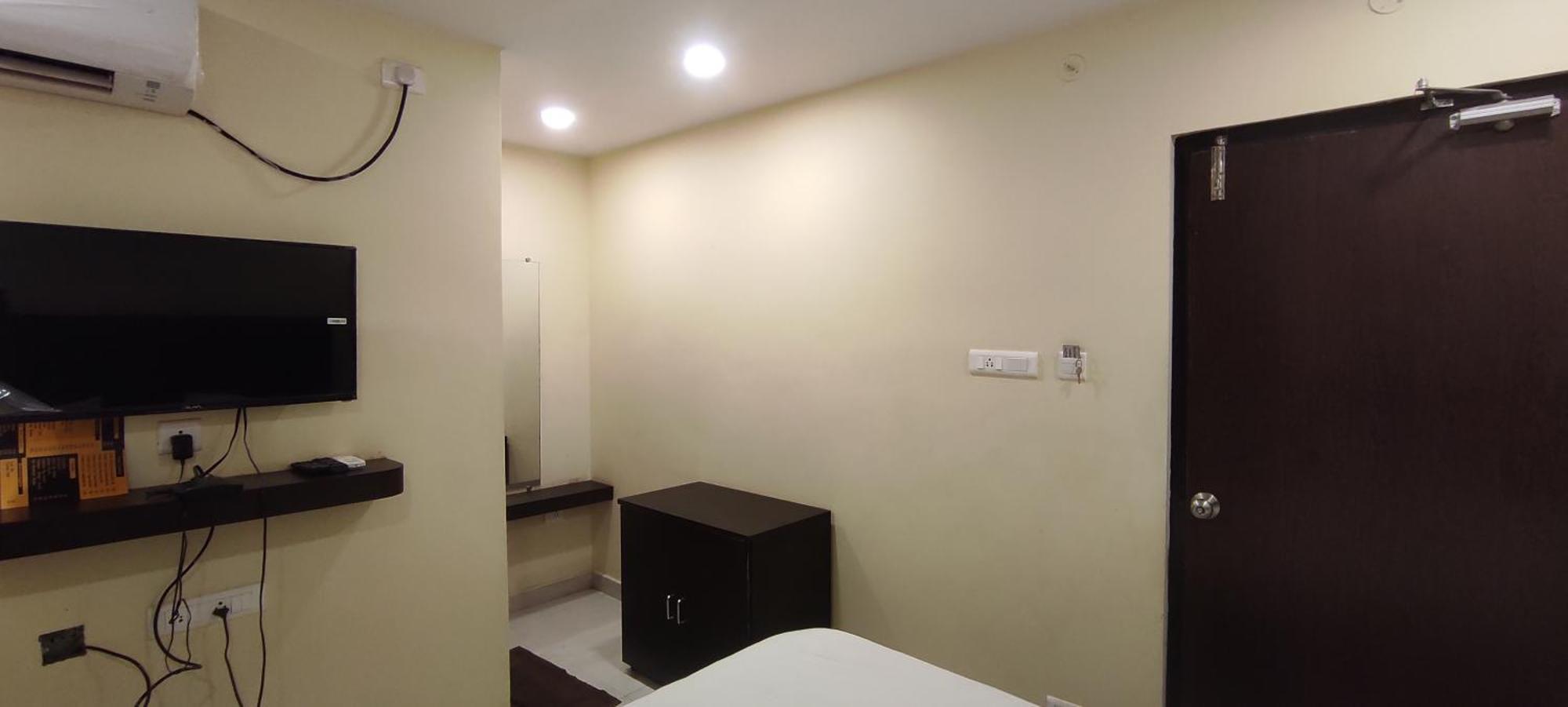 ויסאקפאטנם Arvind Stay Hotel, Rk Beach Vizag מראה חיצוני תמונה