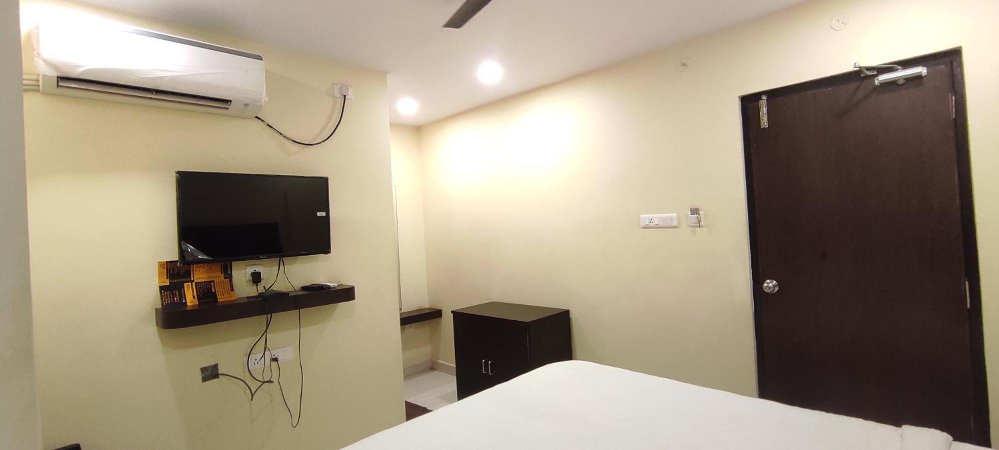 ויסאקפאטנם Arvind Stay Hotel, Rk Beach Vizag מראה חיצוני תמונה