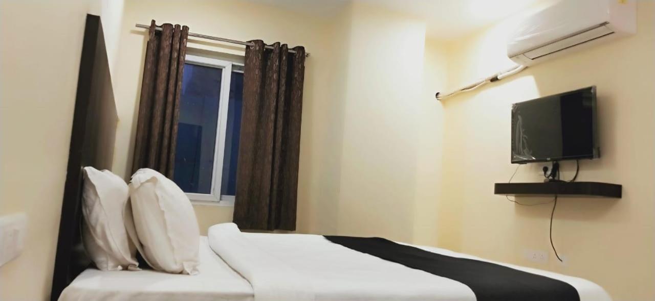 ויסאקפאטנם Arvind Stay Hotel, Rk Beach Vizag מראה חיצוני תמונה